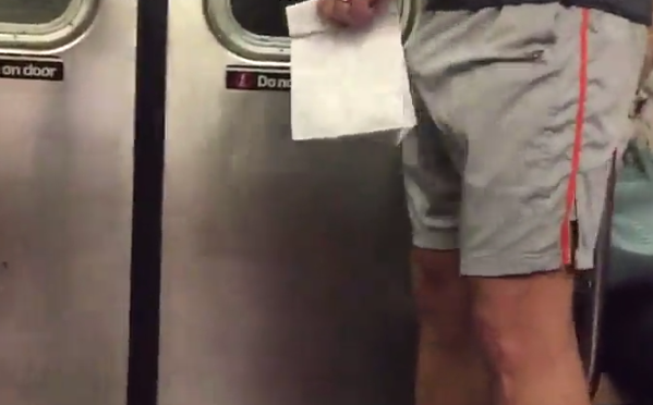 Homem sem cueca no metrô | DITADURA G » Sexo Gay Amador | Vídeos Gays | Xvideos Gay | XXX