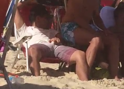 Homem de Pau Duro na Praia | DITADURA G » Sexo Gay Amador | Vídeos Gays | Xvideos Gay | XXX